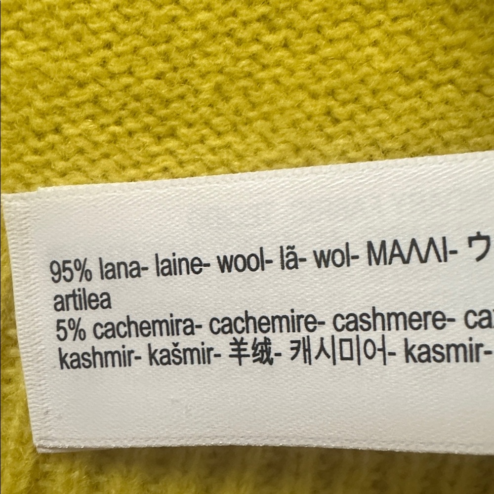 Massimo Dutti 95% wool & 5% Cashmere -
Bright Yellow Sweater Unique Collar. - Picture 4 of 5